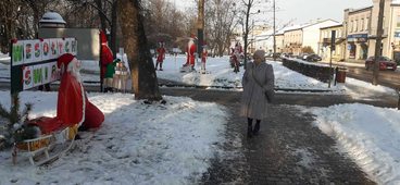 Jutro na placu Legionów spotkanie ze św. Mikołajem, a już dziś przy WDK-u można podziwiać makiety ukazujące postać św. Mikołaja. Zrobili je uczniowie